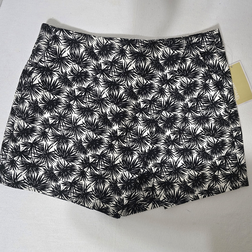 NWT Michael Kors Black/White Palm Print Wrap Front Skort W/Front Pockets Size 6